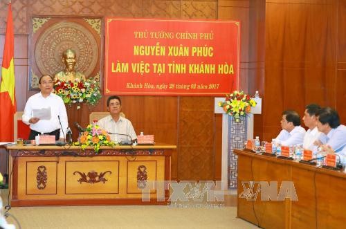 Premierminister: Tourismus von Khanh Hoa soll bis zu 20 Prozent zum BIP der Provinz beitragen - ảnh 1